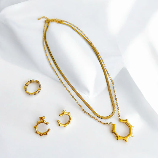 Elegante Set de Joyas Doradas con Colgante Geométrico | Collar de Doble Cadena, Anillo y Aretes